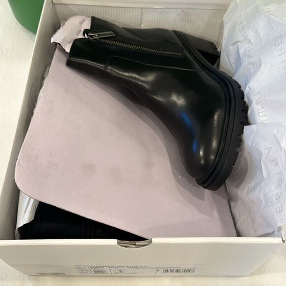 Damiana Snakeskin Embossed Block Boot (Women)
Geox - Picture 4 of 8